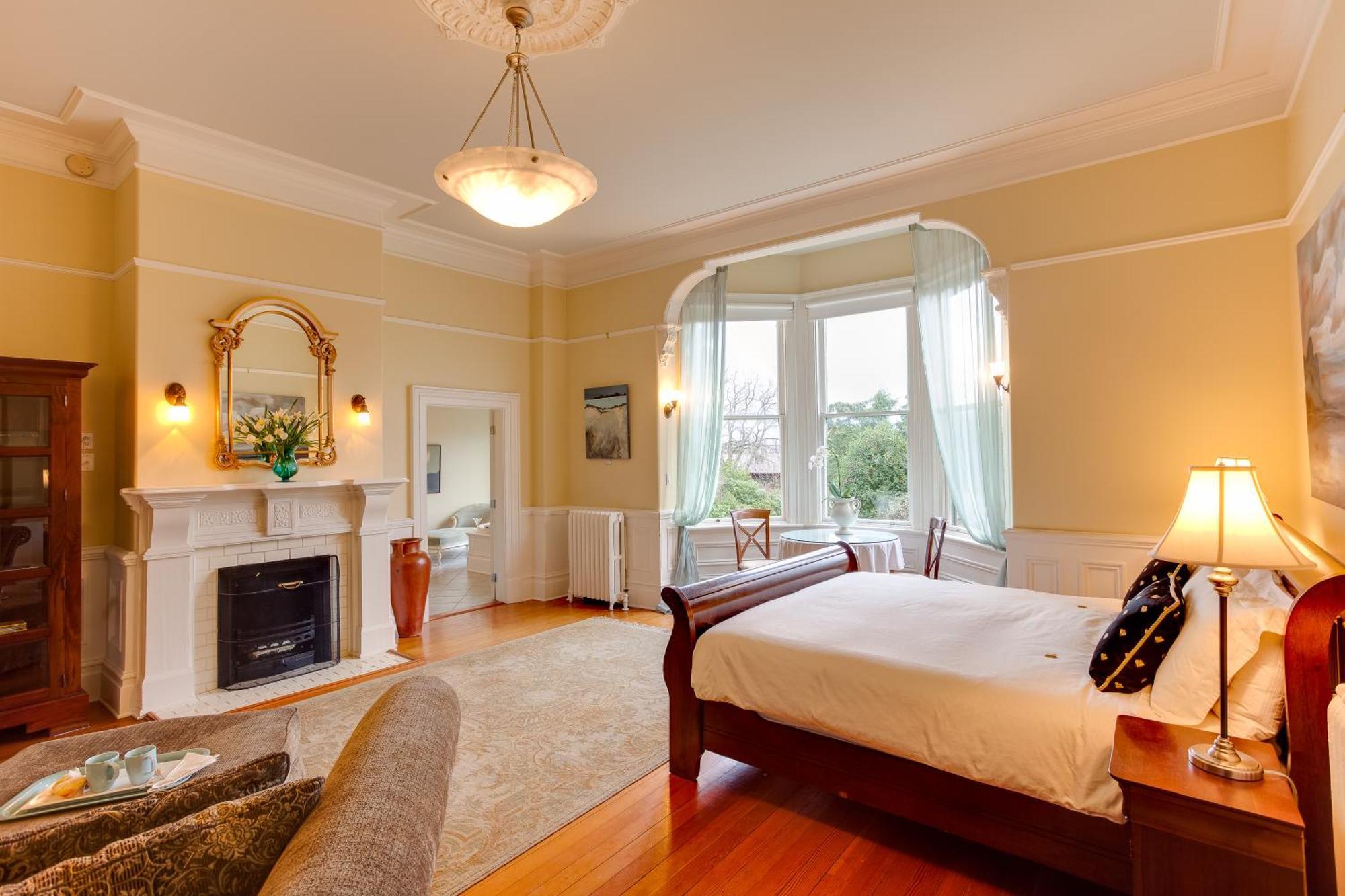 Fairholme Manor Inn Victoria Eksteriør billede