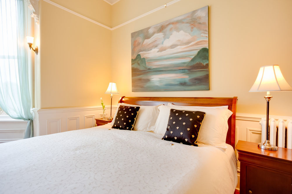 Fairholme Manor Inn Victoria Eksteriør billede