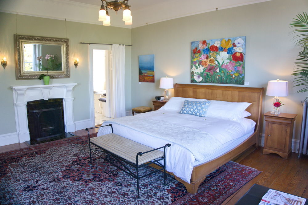 Fairholme Manor Inn Victoria Eksteriør billede