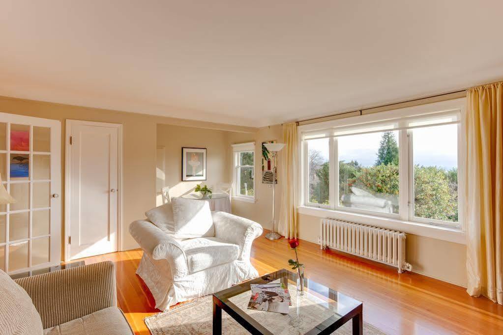 Fairholme Manor Inn Victoria Eksteriør billede